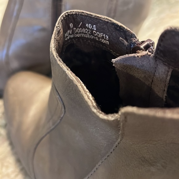 Comfortable Born Boots - Picture 2 of 7